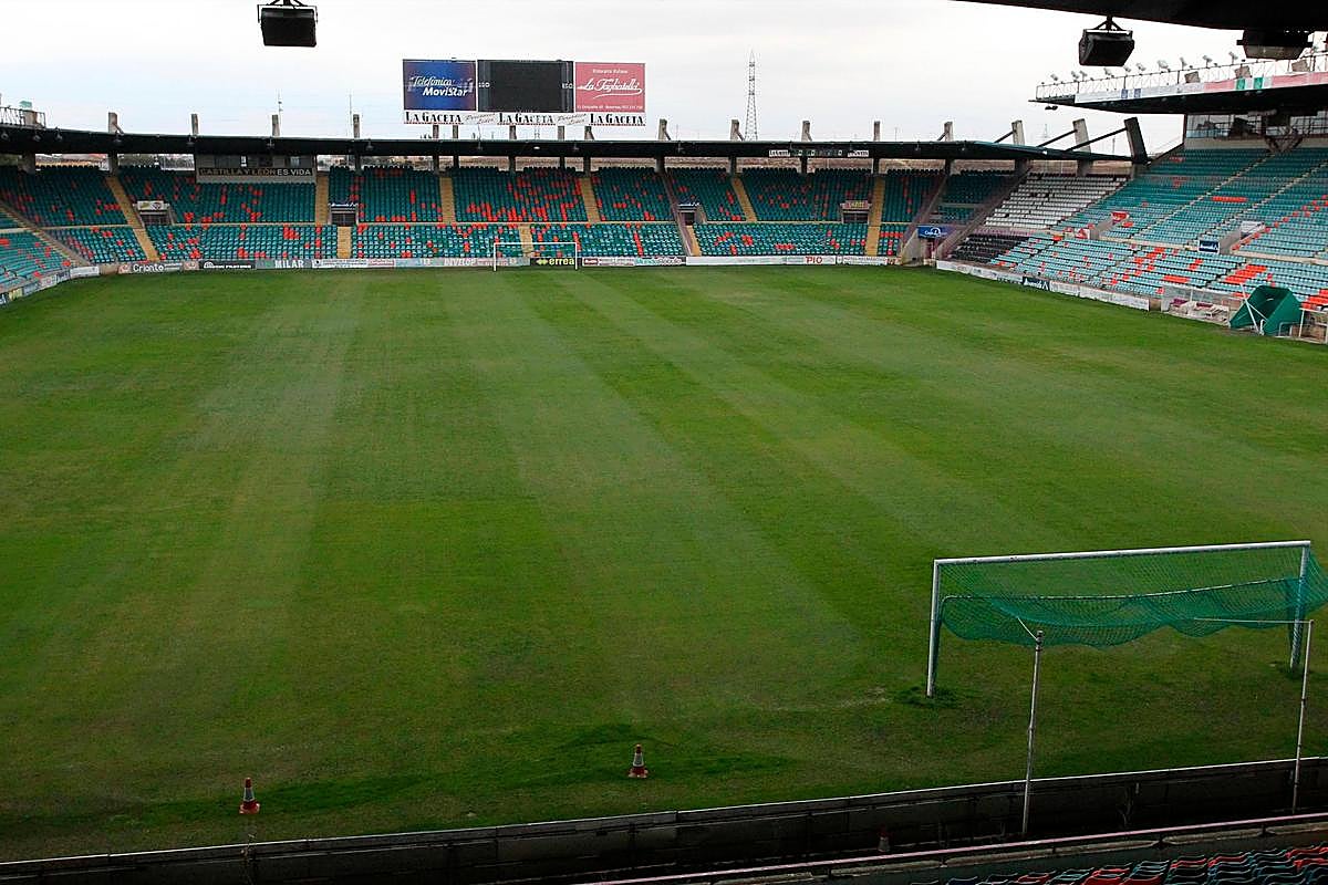 Vista general del estadio Helmántico vacío.