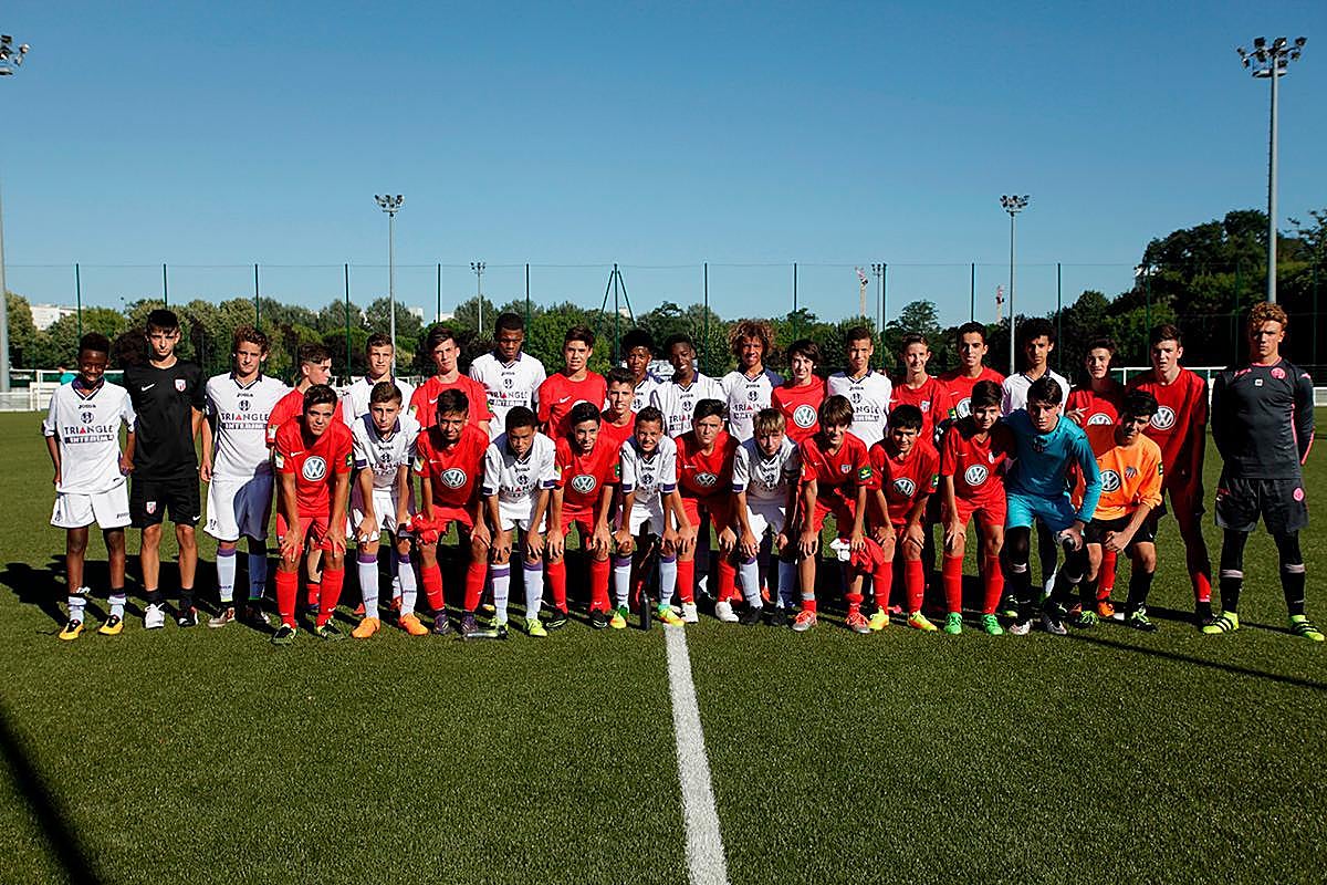 Jugadores franceses y de la UD Santa Marta.