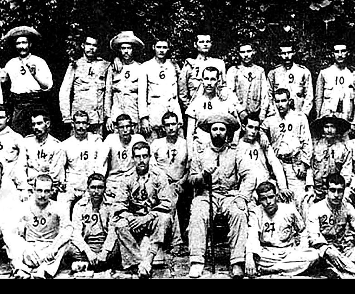 Miguel Méndez (nº 6) y Domingo Castro (nº 30), entre los héroes.