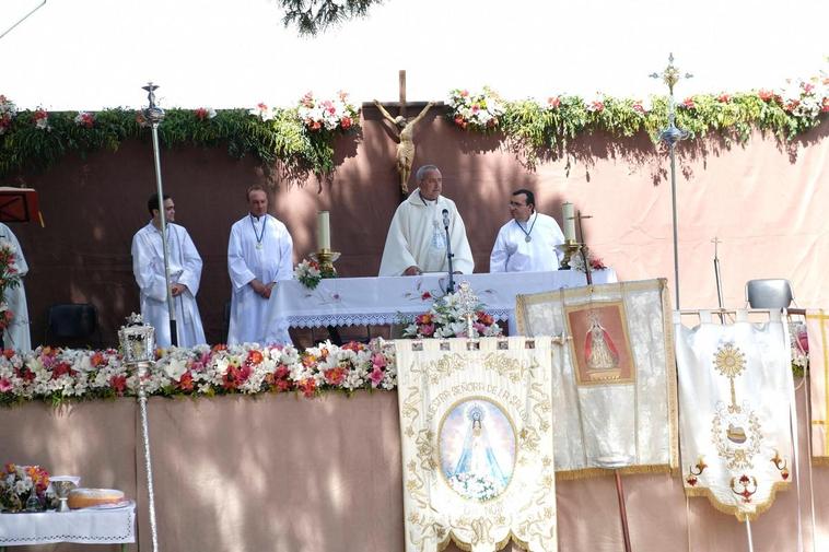 Los fieles honran a la Virgen de la Salud de Tejares