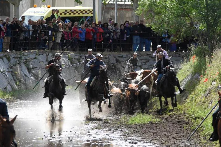 Encierro a caballo en Sancti Spiritus