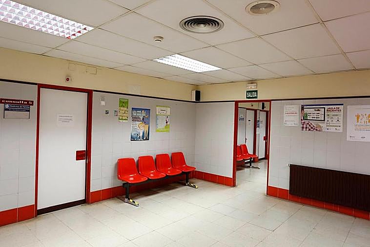 Áreas de espera en el centro de salud de La Alamedilla.