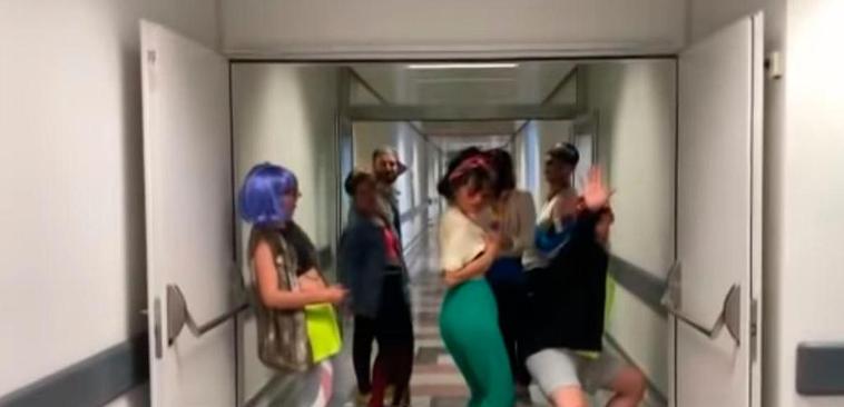 El polémico vídeo de unos MIR bailando y cantando por el hospital