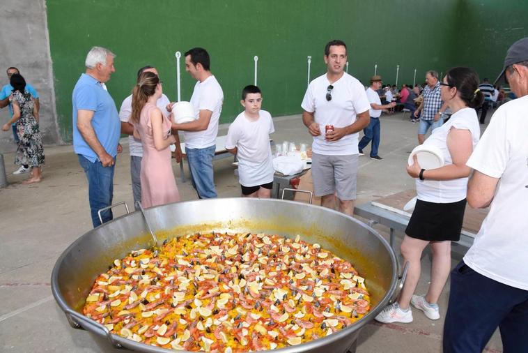 Villar de Peralonso cierra las fiestas con su tradicional paella