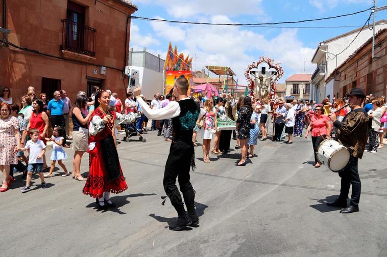 Las imágenes de la Virgen del Carmen y del Cristo de la Esperanza desfilan cada año en procesión el día 16.