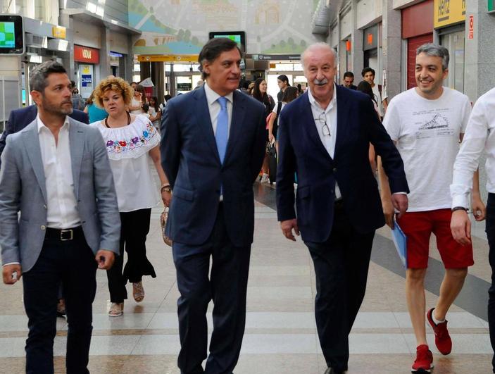 Vicente del Bosque, junto a García Carbayo y Julio López.