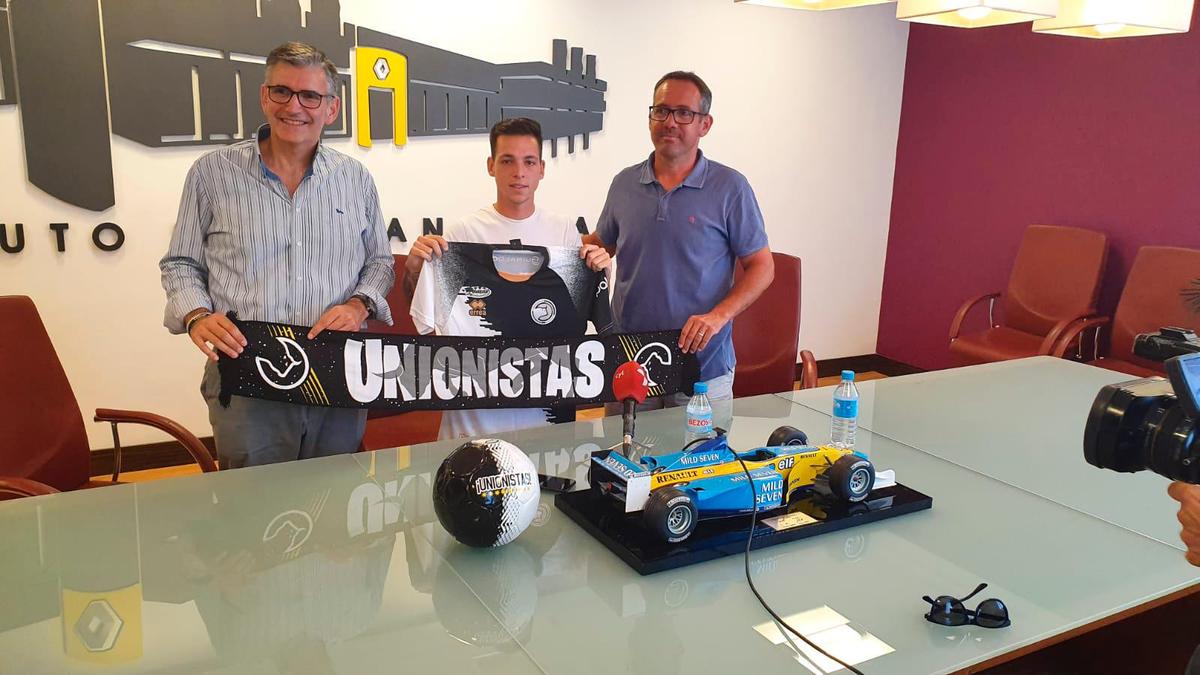Álvaro Romero, nuevo jugador del Unionistas: “Espero que mis cualidades destaquen en el Grupo II”