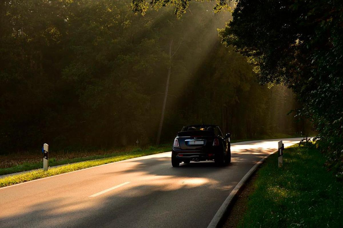 Coche en una carretera