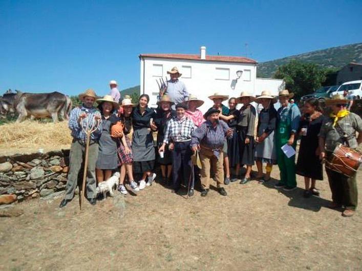 Los vecinos de Monsagro celebran el tradicional día de la trilla.