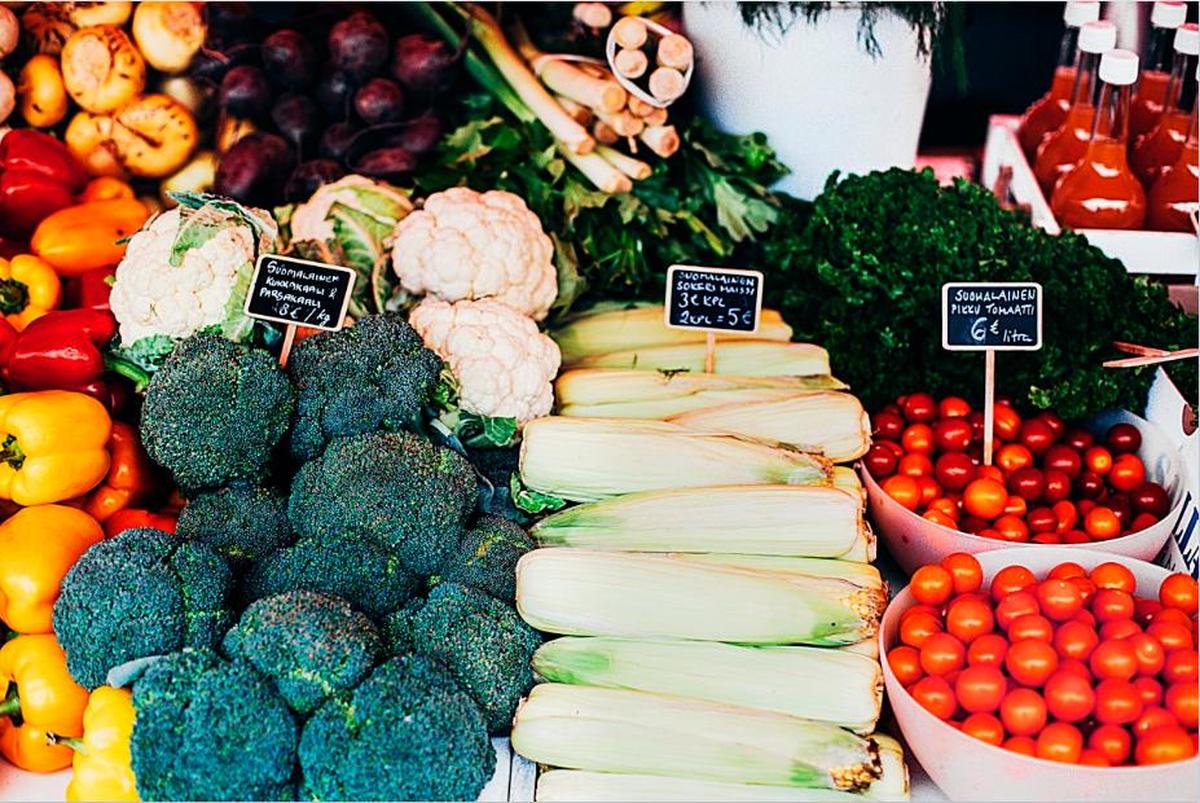 Mercado de verduras y frutas.