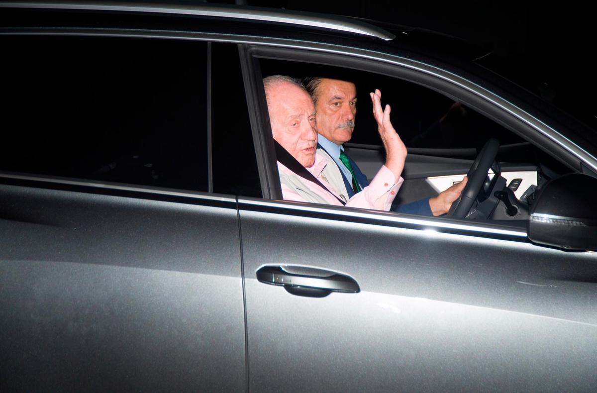 El Rey Juan Carlos, a su llegada al hospital.