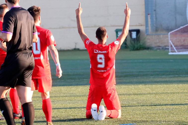 Lerma celebra uno de sus goles.