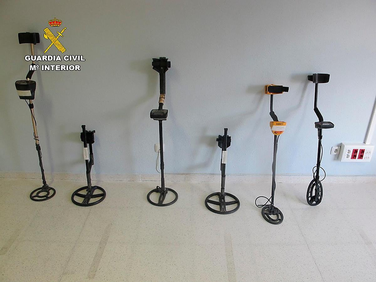 Investigados por desenterrar objetos en un yacimiento arqueológico de Cespedosa