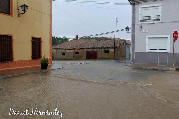 La tormenta del domingo llenó de agua las calles de Santiago de la Puebla