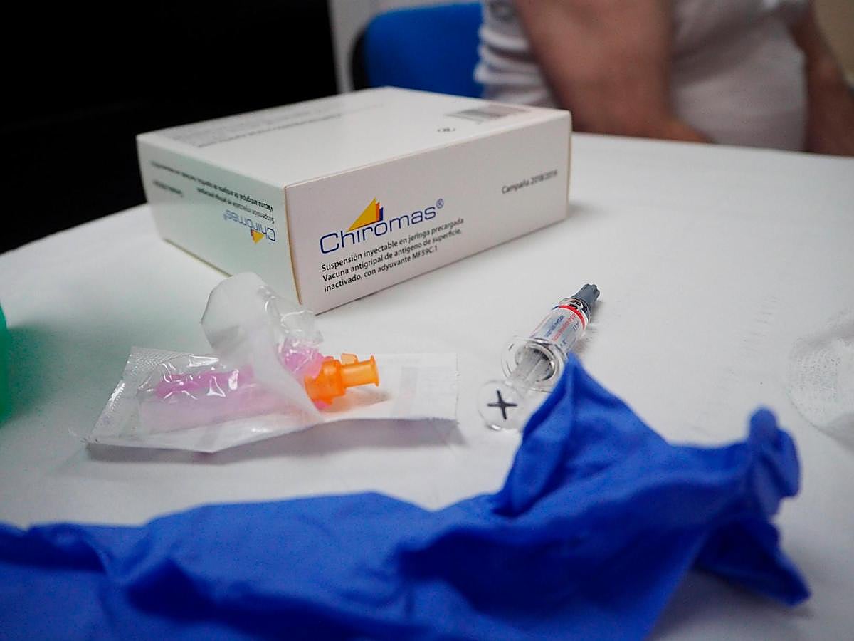 Envase de una vacuna de la gripe dispensada el pasado año.