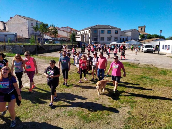 Más de 300 personas ‘de marcha’ contra el cáncer en Fuentes de Béjar