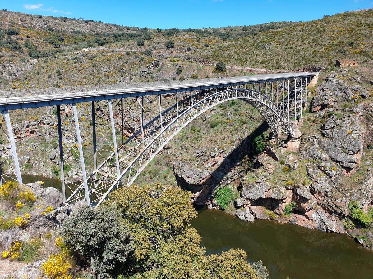 Puente de Requejo.