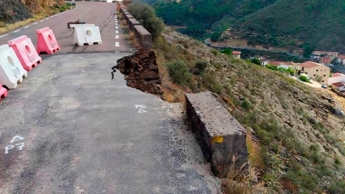 Estado de la carretera de Valero tras el temporal de septiembre.
