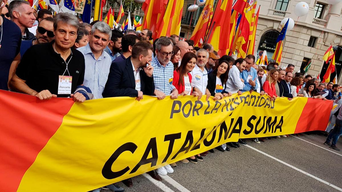 El presidente de Salvar el Archivo de Salamanca en la cabeza de la marcha.