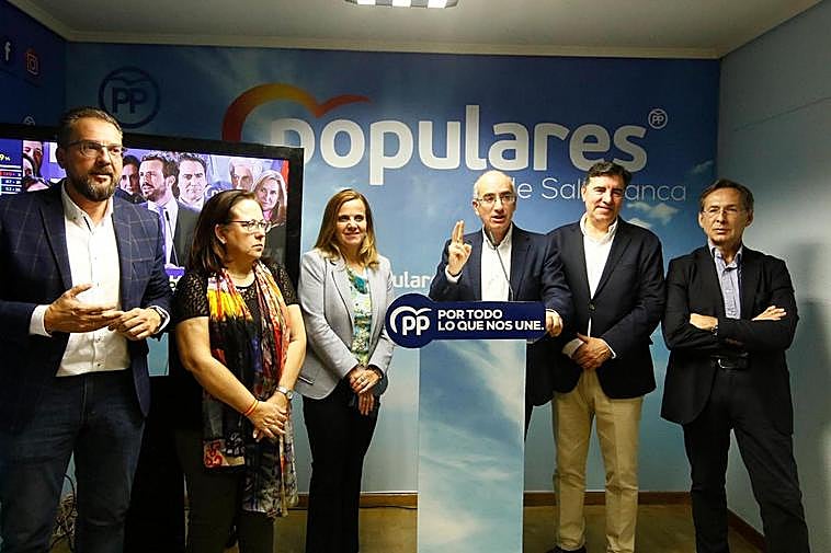 De Arriba, Moro, Del Brío, Iglesias, Bermúdez y Robles.