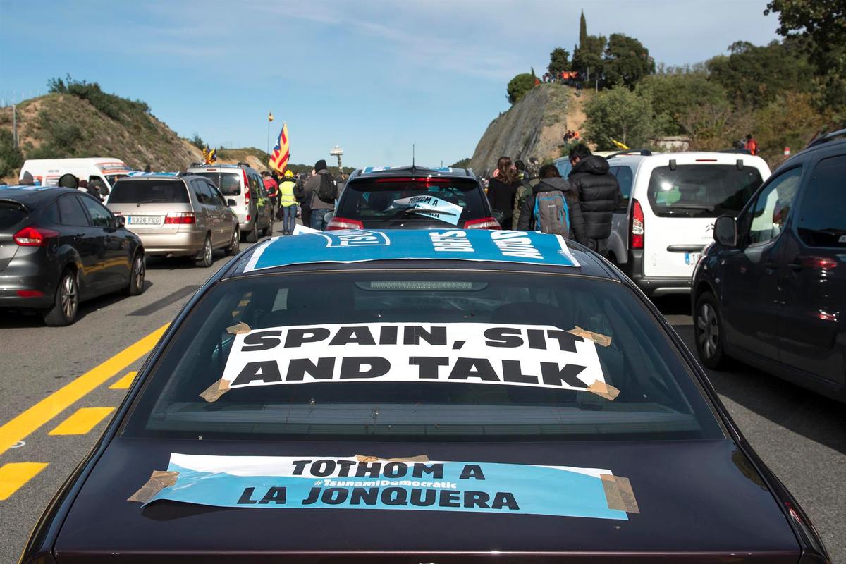 Uno de los vehículos retirados por los Mossos d’Esquadra.