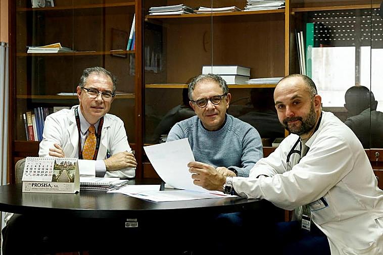 Juan Luis Muñoz, Antonio Muro y Moncef Belhassen, autores de la investigación.