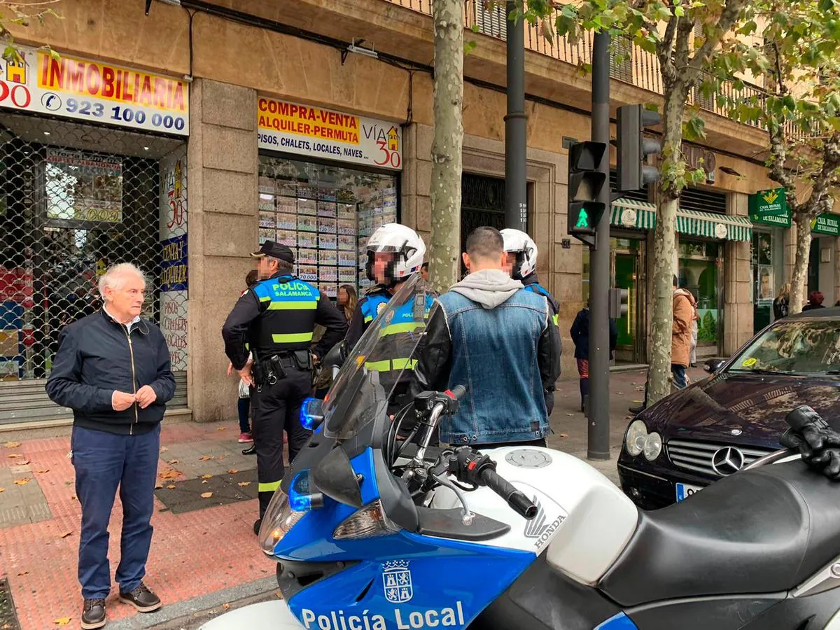 Intervención de agentes de la Policía Local ante una pelea.