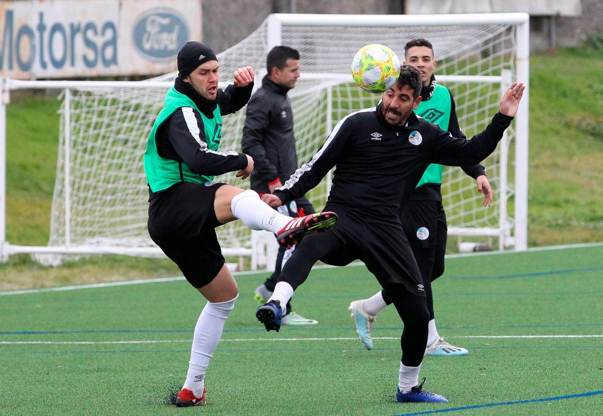 Jugadores del Salamanca, durante un entrenamiento.