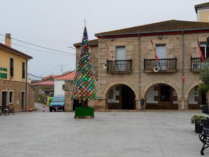 Imagen del árbol de ganchillo de Barruecopardo.