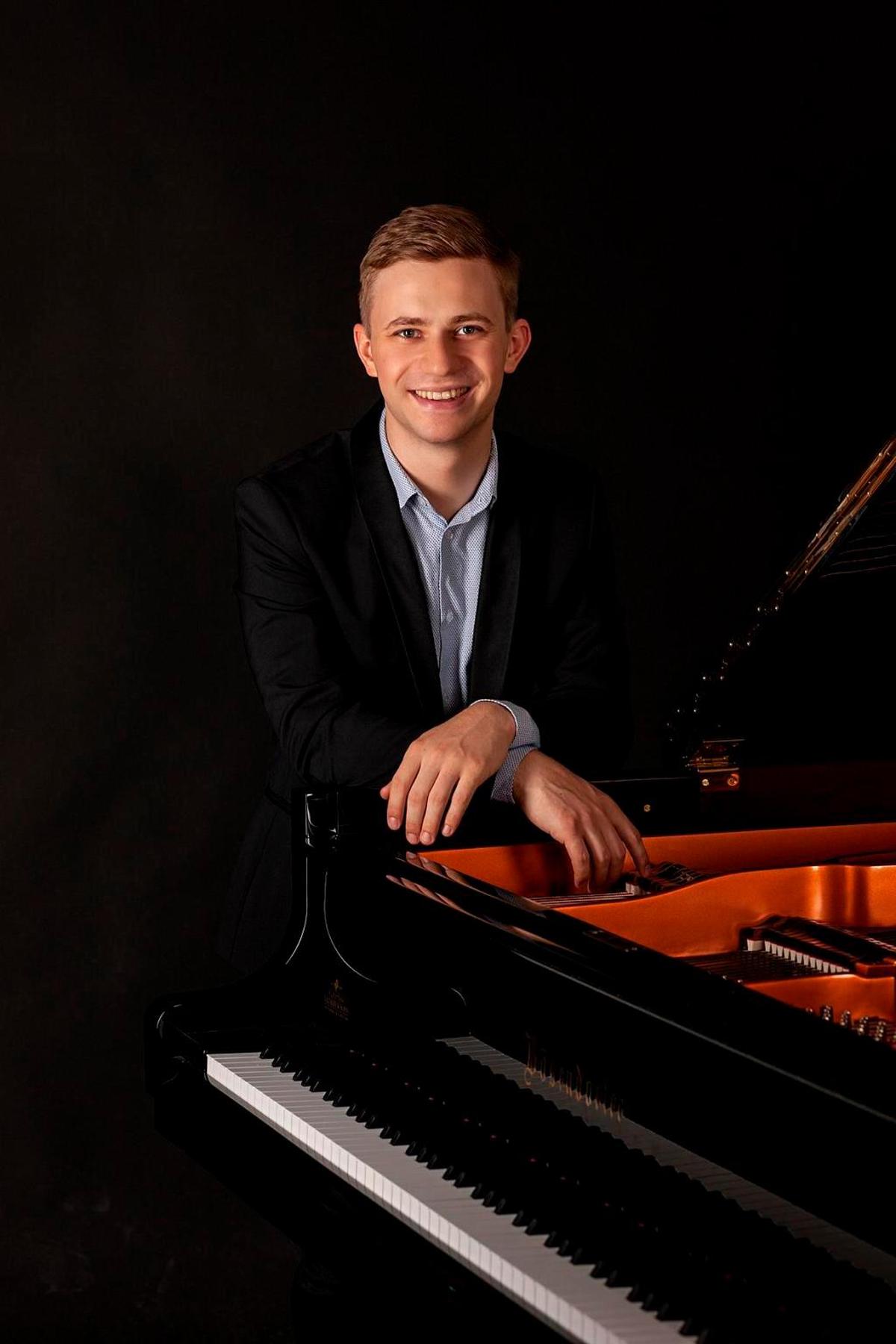 El joven pianista Dmytro Choni.
