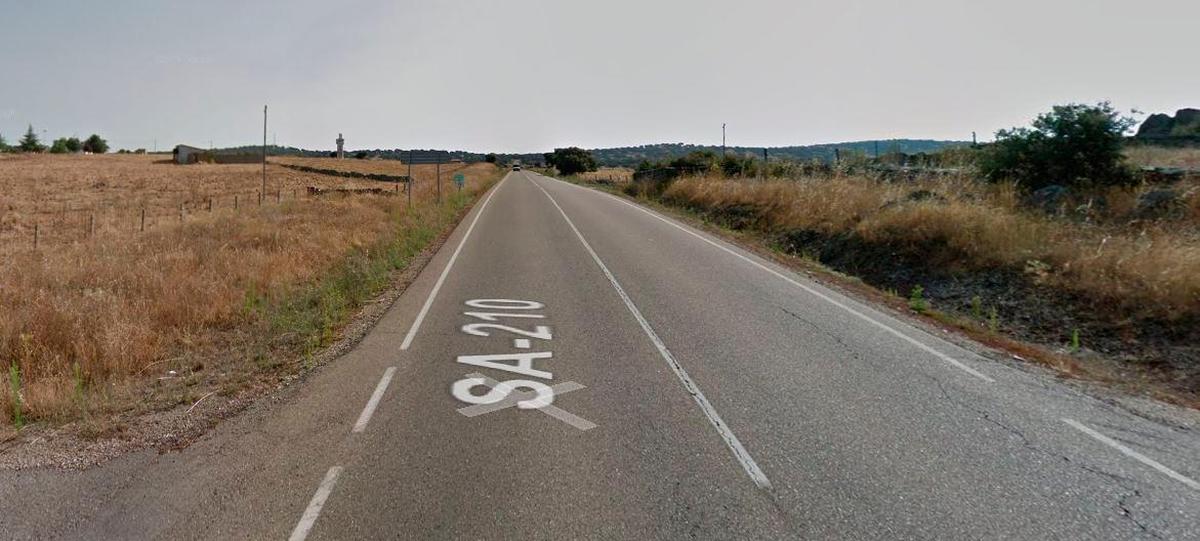 Carretera SA-210 a la altura de Berrocal de Huebra.