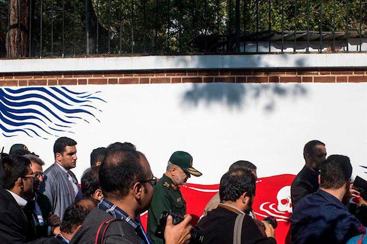 Multitudinaria asistencia durante el funeral de Soleimani.