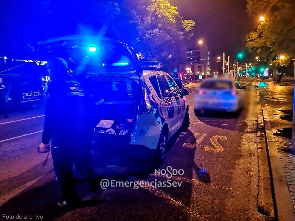 Un vehículo de la Policía Local de Sevilla.