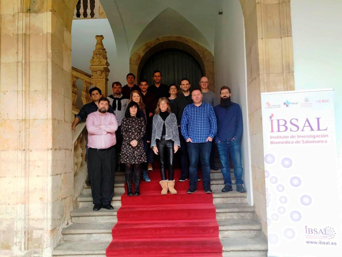 Ángeles Almeida, en el centro, junto a investigadores del Proyecto Pana.