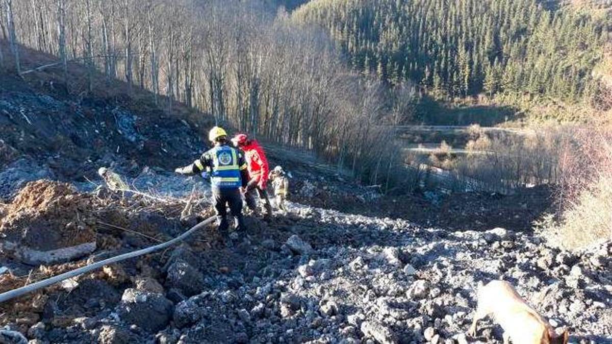 Trabajos de búsqueda de los dos desaparecidos.