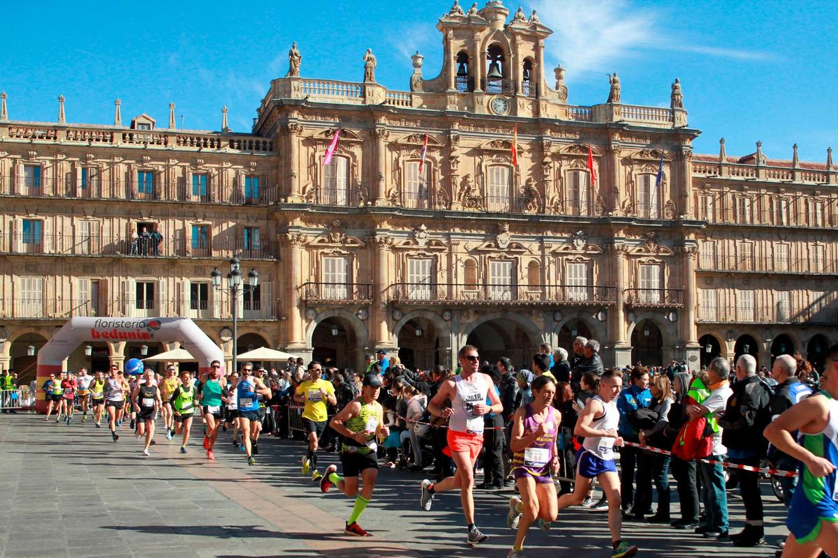 Corredores en la Media Maratón Ciudad de Salamanca de la pasada edición.