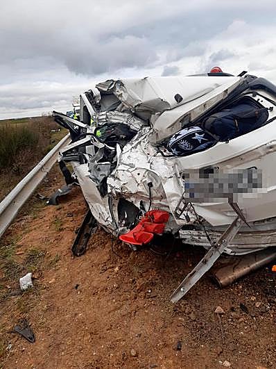 Estado de uno de los vehículos afectados.