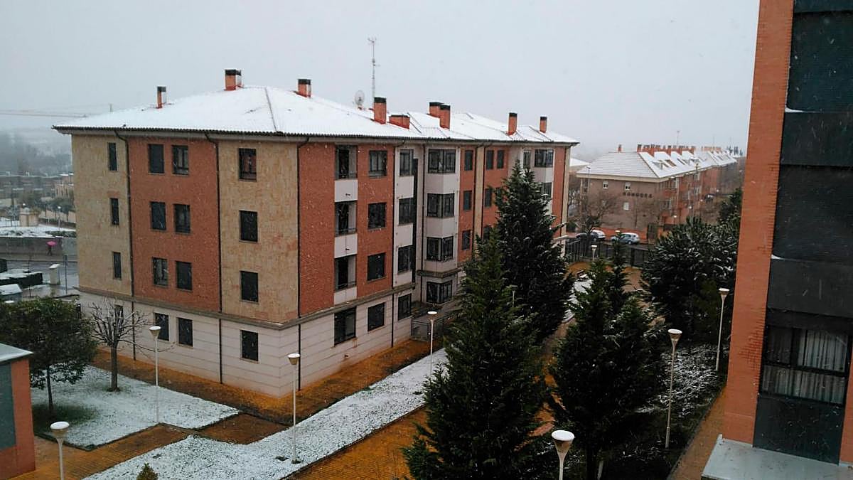 La nieve vista desde el barrio de Huerta Otea.