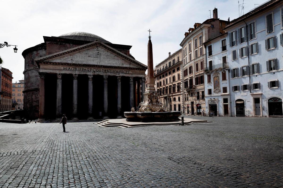 La Piazza della Rotonda, en Roma, completamente vacía.