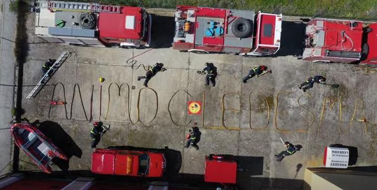 Los bomberos de Ledesma se movilizan al ritmo de 'Resistiré'