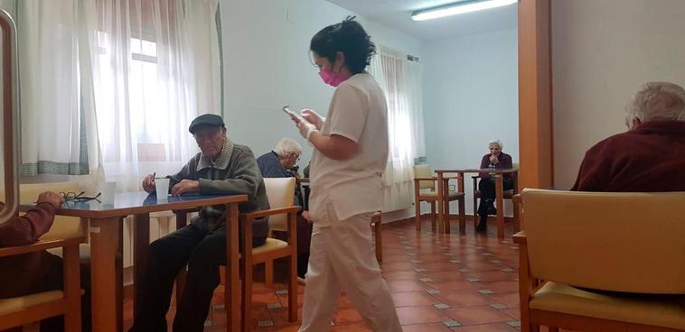 Reyes Hernández (centenario salmantino): “Da miedo morir sin que nadie te coja la mano”
