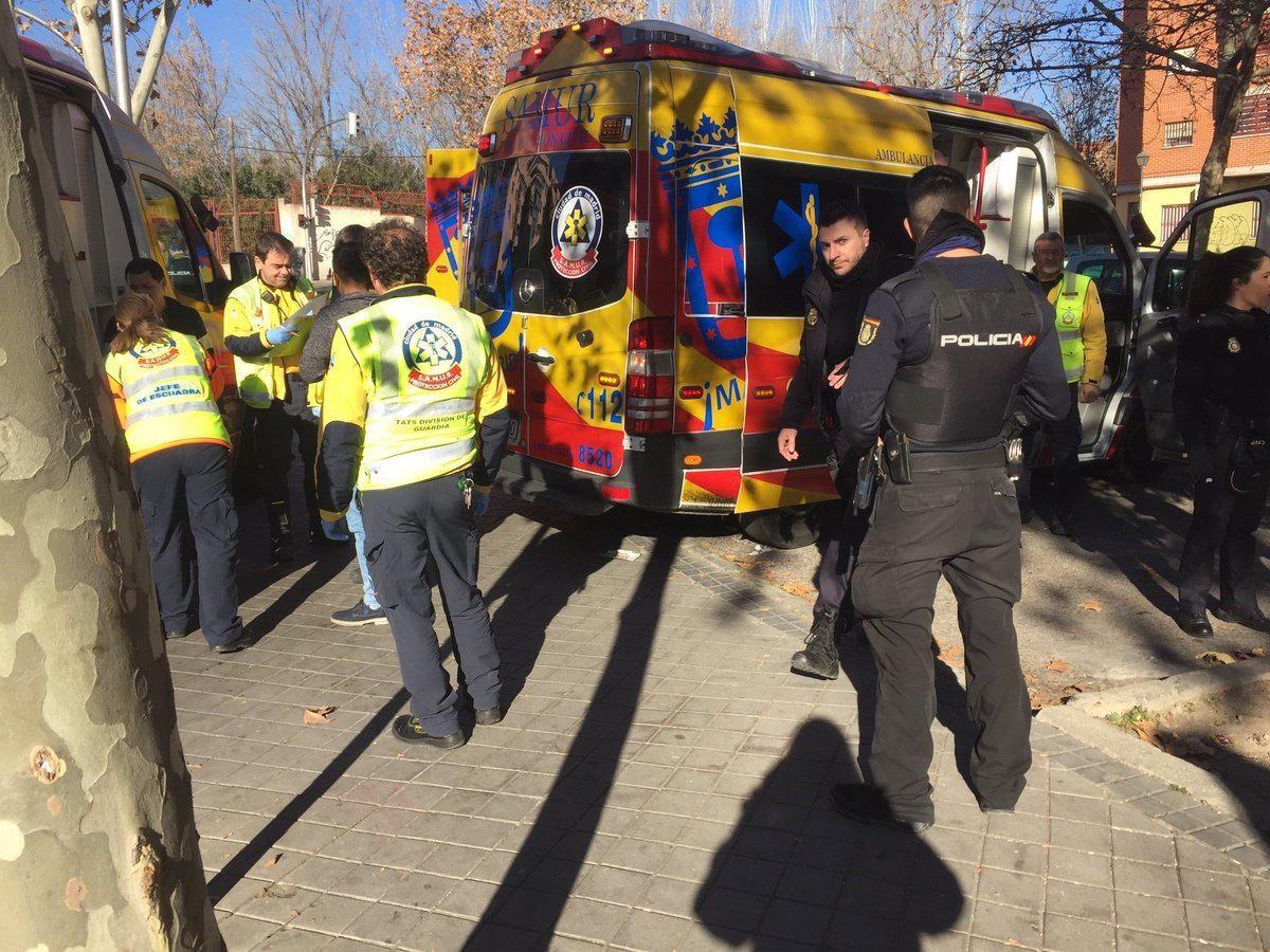 Efectivos del Samur-Protección Civil y Policía Nacional.