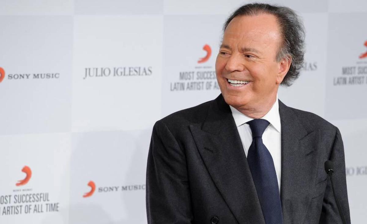 Julio Iglesias.