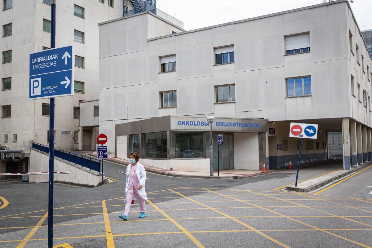 Hospital de Txagorritxu, otro de los centros vascos que suma un número elevado de casos.