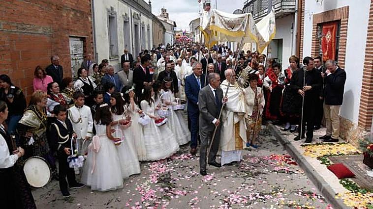 Procesión del Corpus en La Fuente de San Esteban.