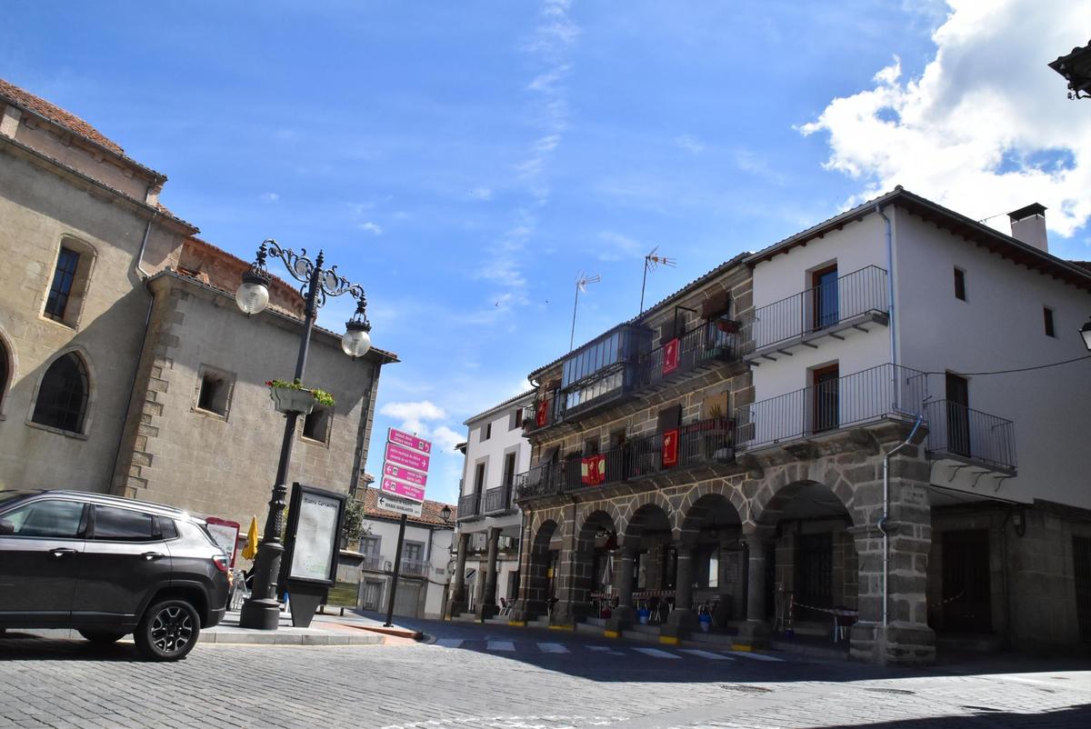 Decoración por el Corpus en las calles de Béjar. | TEL