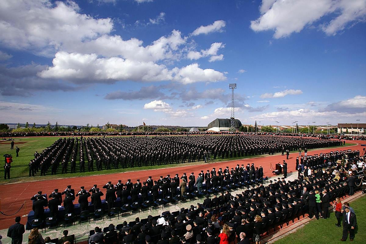 Agentes de la Escuela Nacional de Policía de Ávila.