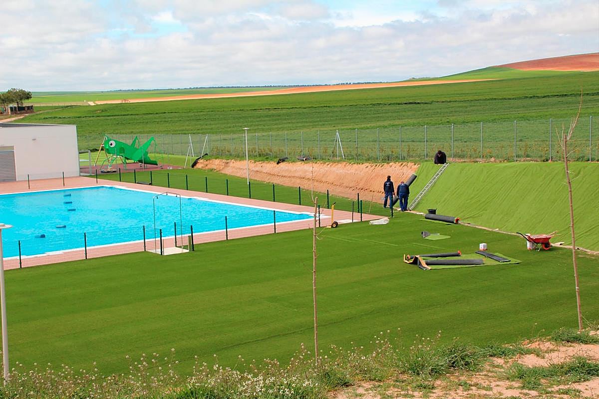 Vista de las piscinas de Aldeatejada