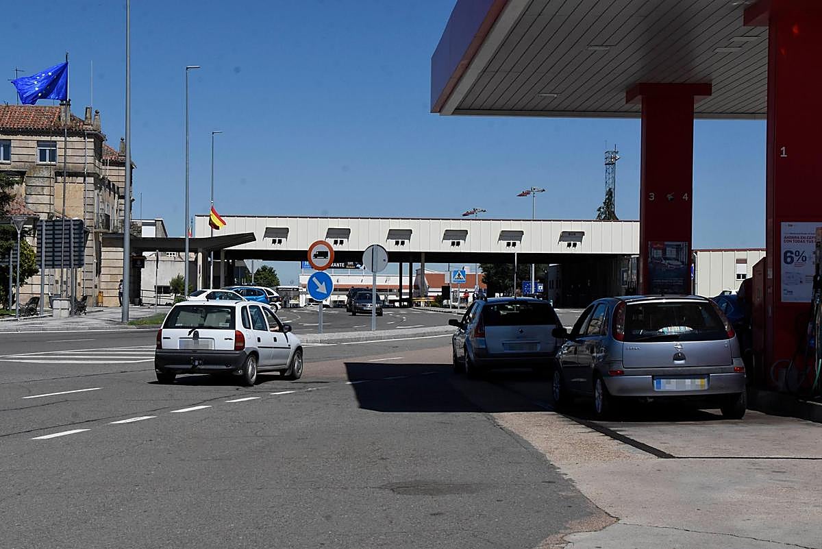 El paso fronterizo de Fuentes de Oñoro ha recuperado la actividad previa al cierre por el COVID-19 el pasado mes de marzo.