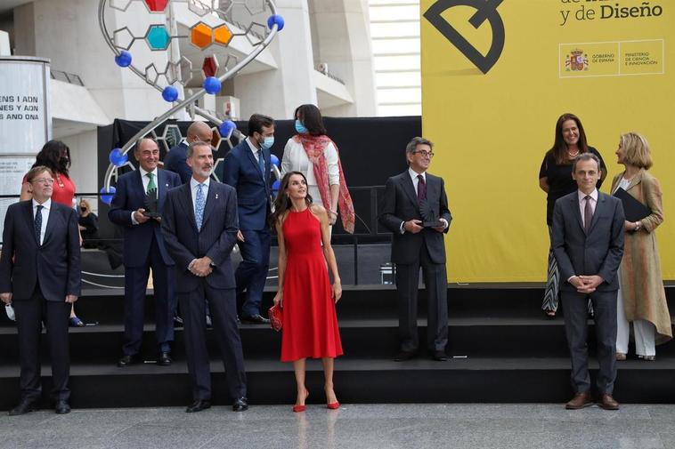 Los Reyes de España presiden el acto de entrega de los Premios Nacionales de Innovación y Diseño 2019 en el Museo de Ciencias.